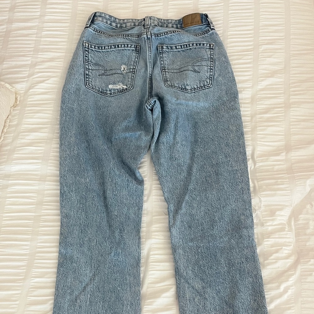American Eagle Mom Straight Jean size 4 long - Picture 3 of 8
